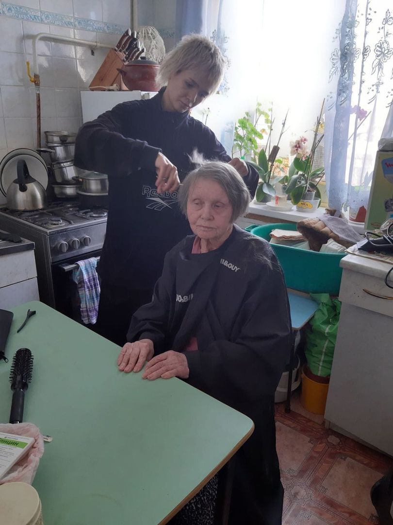 Валентина Андреевна Иванова с новой стрижкой